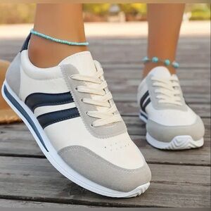It is Well Boutique Lightweight Fashion Sneakers; size 40 (US 8)
